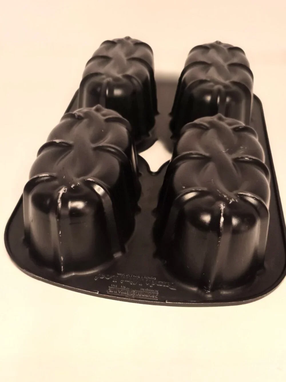 Share Nordic Ware Mini Bundt 4 Cell Pan Heavy Cast Aluminum 8 Cup NonStick Celti